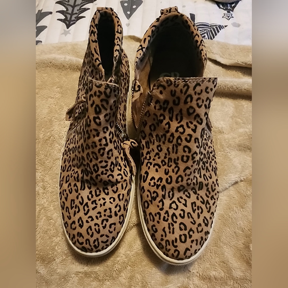 Gianni Bini zipper booties